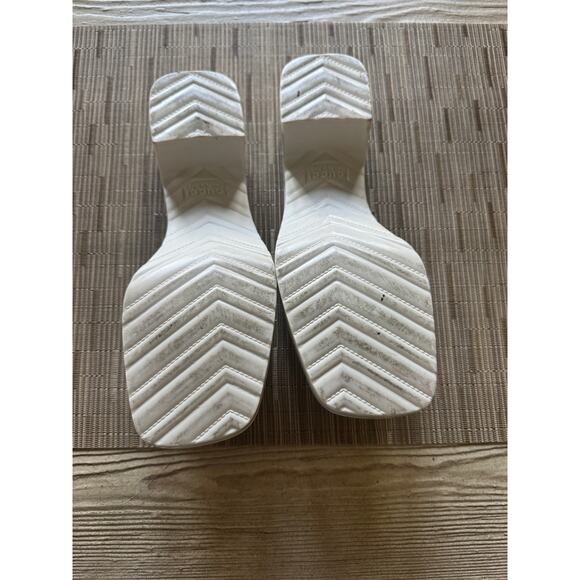 Gucci logo rubber slide sandal - Picture 5 of 6